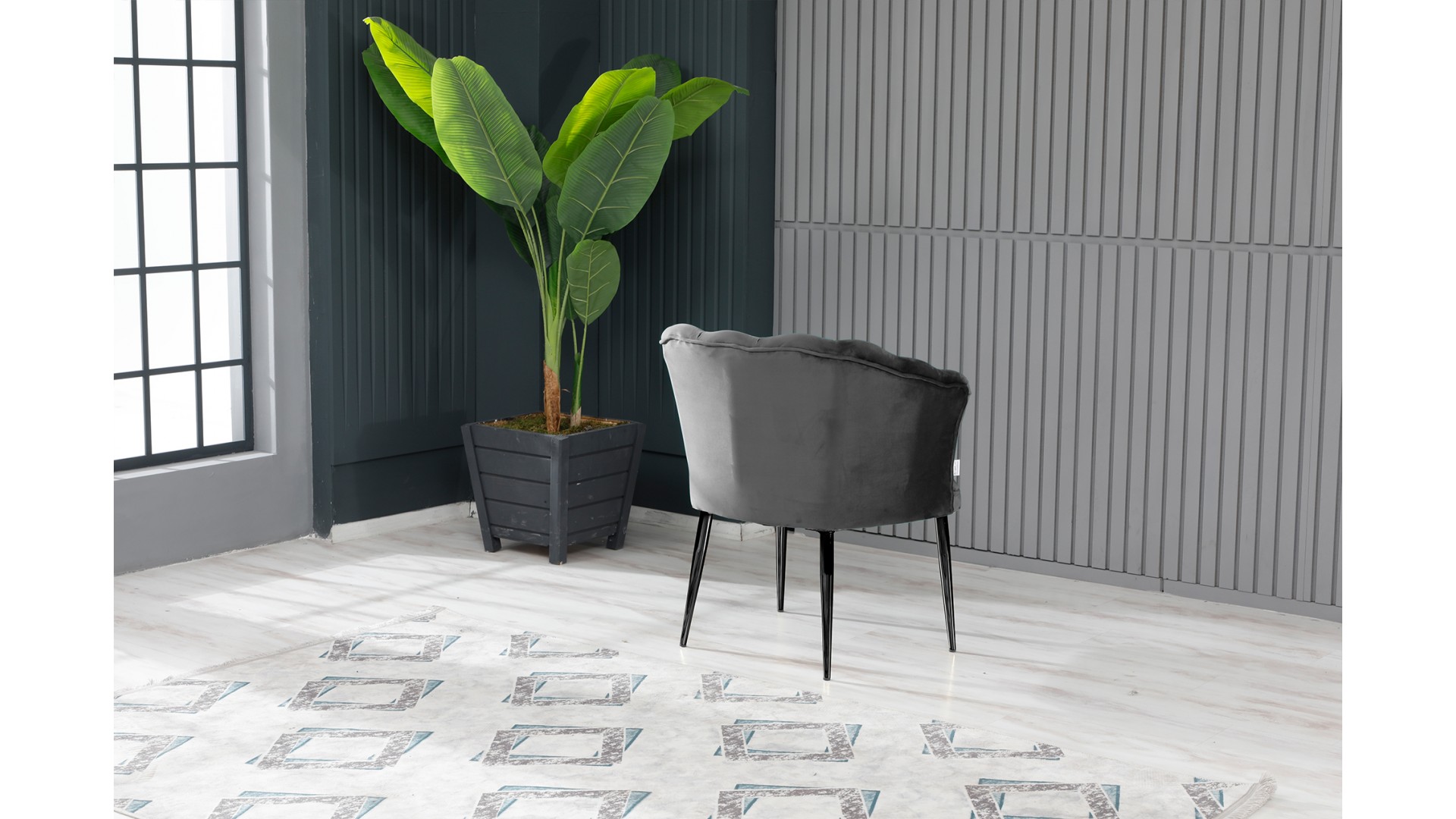 Papatya Tekli Berjer Babyface Kumaş Siyah Metal Ayak Füme